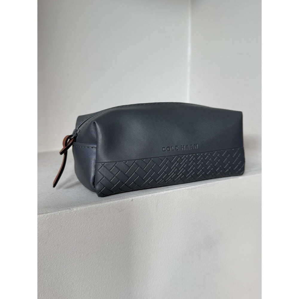 COLE HAAN AMERICAN AIRLINES GRAY amenity kit bag cosmetic travel holder NEW GREY